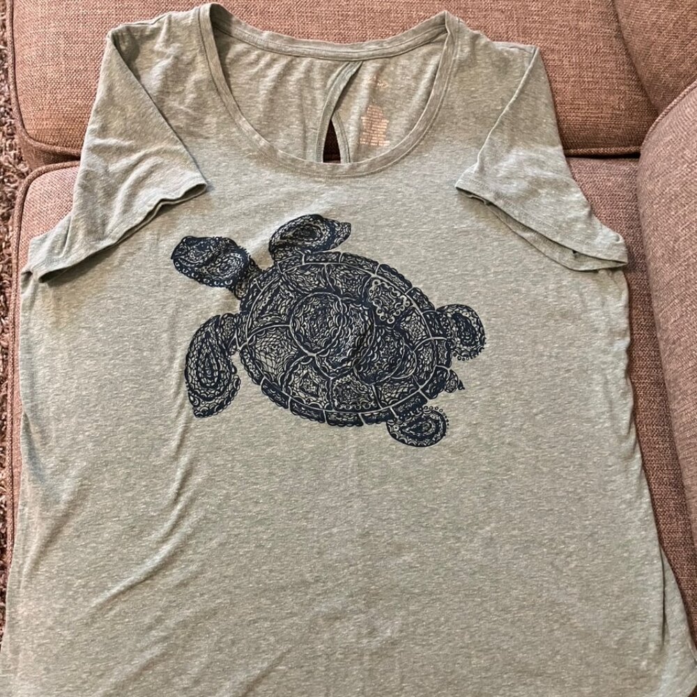 St. John's Bay XL Heathered Green Turtle Tee